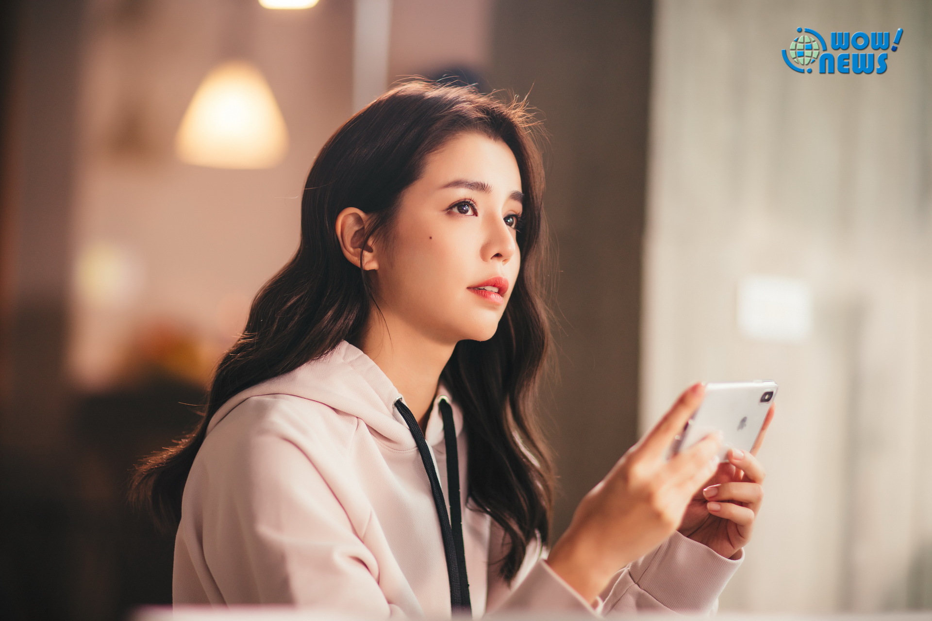 李毓芬【早应该】MV 拍出态度 为MV练吉他 一句话逗笑导演